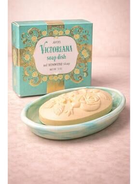 NIB Avon 1970s Victoriana Soap Dish & Moonwind Soap Set, 5x4”